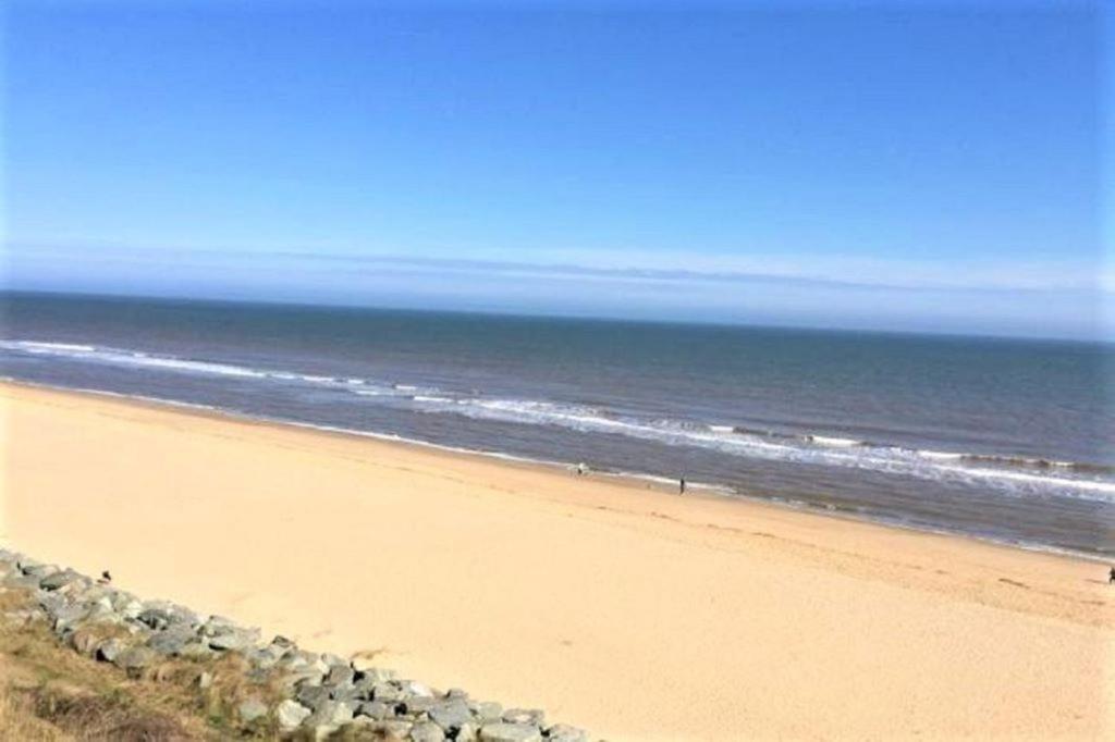 Modern Airy Chalets Short Walk To Beach, Nr Norfolk Broads & Great Yarmouth Scratby Exterior photo