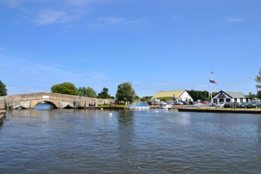 Modern Airy Chalets Short Walk To Beach, Nr Norfolk Broads & Great Yarmouth Scratby Exterior photo